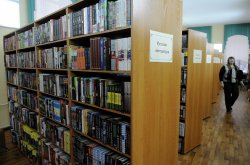 Медведев пообещал возобновить оказание федеральной помощи библиотекам