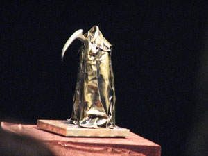 Статуэтка-символ премии