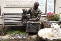 На Моховой открыли памятник героям «Собачьего сердца»