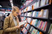 Россияне стали чаще покупать книги о вирусах и медицине 