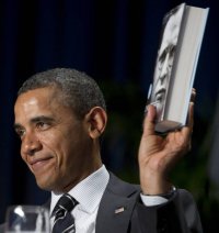 Барак Обама поделился списком любимых книг, которые читал в 2019 году