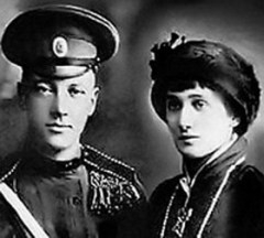 Брак Анны Ахматовой и Николая Гумилева продлился восемь лет