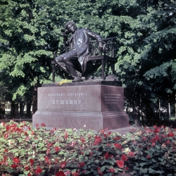 Фото памятник пушкину в царском селе