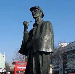Памятник Шерлоку Холмсу в Лондоне