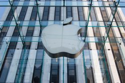 Китайские писатели доказали вину Apple в нарушении авторских прав