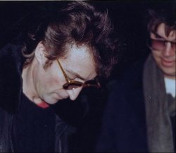 Письма убийцы Джона Леннона с рекомендацией почитать Сэллинджера выставлены на аукцион