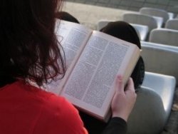 В Украине женщины читают чаще, чем мужчины