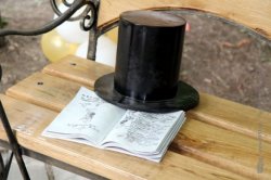 Акция "Удиви поэта - получи книгу за это!"