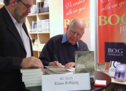 Умер датский писатель Клаус Рифбьерг