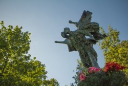 В Амстердаме установлен памятник Осипу и Надежде Мандельштам