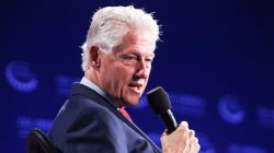 Билл Клинтон станет соавтором триллера о пропавшем президенте
