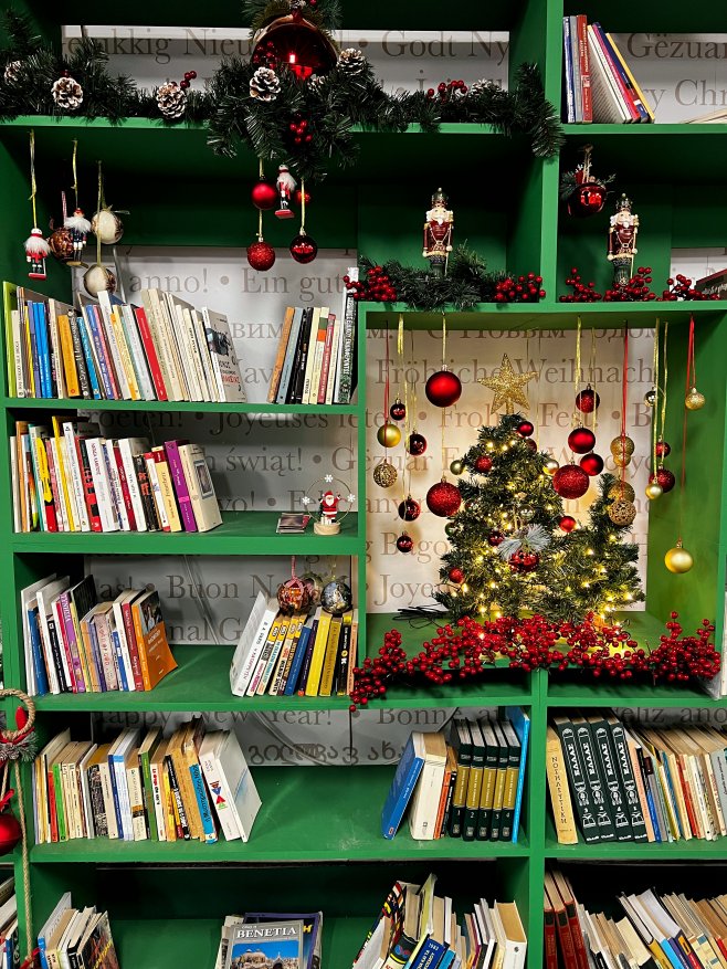 - Из чего у тебя тут книжные итоги? - Из последних сил, бл#%ть!