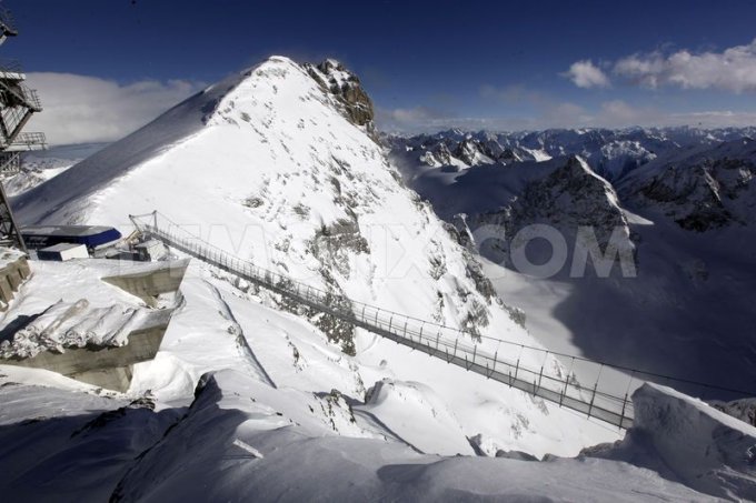 Новый аттракцион Швейцарии - самый страшный мост в мире