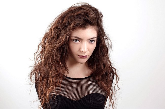 Lorde потрясла мир живым исполнением песни "Tennis Court"