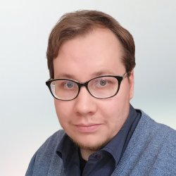 Арсений Лазарев